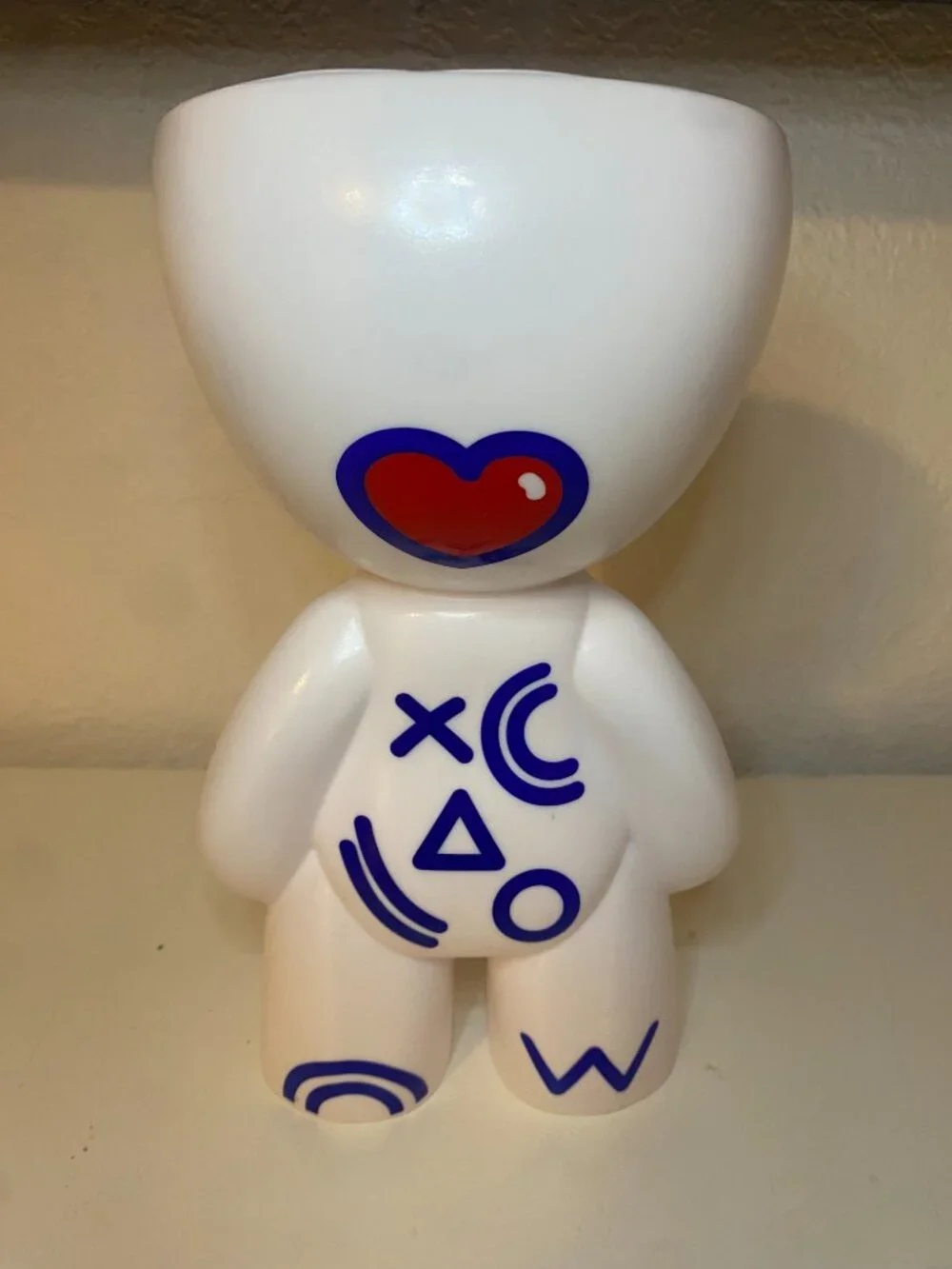 Las Vegas Nightclub Souvenir Drink Cup Figural Graffiti Design 